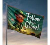 Drapeaux étranges « Follow The Glow : A Leprechaun'S Magical Lantern Journey Flag » Décoration de maison (152 x 244 cm)
