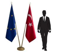 Drapeaux Europe et Turquie avec mâts et pied. Drapeaux sur hampes. Code CN8-EU-TR-L