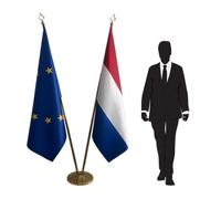 Drapeaux Pays-Bas et Union Européenne sur pied - Ensemble diplomatic avec hampe et socle solide, couleurs authentiques et finitions de qualité pour Événements Protocolaires. Code CN8-EU-NL-L