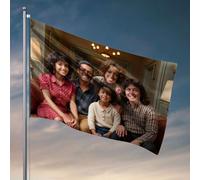 Drapeaux pour chambre de filles Une famille de cinq personnes est assise ensemble sur un canapé dans un salon confortable. Drapeau décoration de chambre de garçon Décoration de porche d'automne (30 x