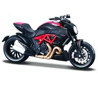 Ducati Diavel Carbon modèle en métal avec support 1/18