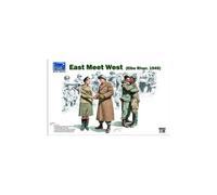 East Meet West (Elbe River. 1945) - Riich Rv35014