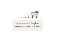 East of India Scène en porcelaine : « May love and laughter warm your heart and home »