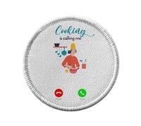 Ecusson Thermocollant Vetement Rond 7cm - Cooking Is Calling Me Cook Meal - Patch a Repasser pour Reparation ou Customisation T-shirt Sac Jeans Imprime en France