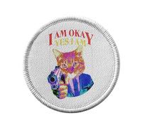 Ecusson Thermocollant Vetement Rond 7cm - I am Okay Yes I Am Chat Pistolet Collage Vintage Illustration Art Humour Parodie Animal - Patch a Repasser pour Reparation ou Customisation T-shirt Sac Jeans
