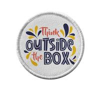 Ecusson Thermocollant Vetement Rond 7cm - Think Outside The Box Typographie Message Citation Start up - Patch a Repasser pour Reparation ou Customisation T-shirt Sac Jeans Imprime en France