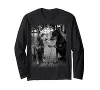 Edgy Doberman Pinscher Dogs Smoking Noir Blanc Urban Manche Longue