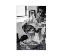 efhavce Poster sur toile représentant une femme italienne mangeant des pâtes dans la cuisine - Décoration murale pour salon, chambre à coucher - 30 x 45 cm