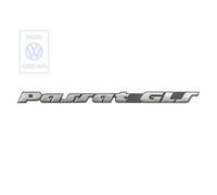 Emblème PASSAT GLS chromé sur fond noir pour hayon et malle arrière de VW Passat B3 Berline et Variant GLS (08/1991-09/1993)