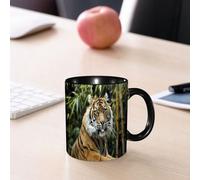 EMCLKS Mug en céramique, 330ml, tasse à thé, tasse cafe, tasse drole, cadeau drole, cadeau homme, mug cafe, Un tigre se repose dans la nature. Il regarde l'objectif.
