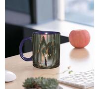 EMCLKS Mug en céramique, 330ml, tasse à thé, tasse cafe, tasse drole, cadeau drole, cadeau homme, mug cafe, Un jeune sorcier muni d'un bâton magique et une créature géante se regardent dans la fo