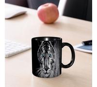 EMCLKS Mug en céramique, 330ml, tasse à thé, tasse cafe, tasse drole, cadeau drole, cadeau homme, mug cafe, Un tigre blanc cherche de la nourriture dans la forêt. Panthera tigris corbetti, animal
