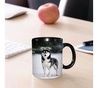 EMCLKS Mug en céramique, 330ml, tasse à thé, tasse cafe, tasse drole, cadeau drole, cadeau homme, mug cafe, Portrait d'un husky sibérien noir et blanc se détachant sur la neige bleue. Chiens en p