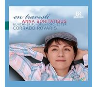 NAXOS – En Travesti