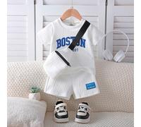 Ensemble 3 pièces pour bébé garçon : Top casual blanc col rond avec motif bleu brodé contrasté, short assorti et sac bandoulière pour tenue d'été quotidienne 6-9M,9-12M,12-18M,18-24M,2-3YLettresPolyes