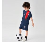 Ensemble de 2 pièces de garçon sportif, T-shirt imprimé avec manches courtes et col rond et short respirant, imprimé avec logo de football #7. Convient pour les sports de plein air, tous les jours et