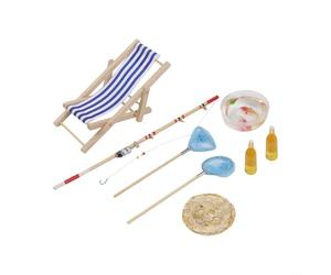 Ensemble de décoration pour maison de poupée 8 pièces comprenant une canne à pêche en bois, une chaise de pêche, deux chapeaux de paille bleus, un bol à poisson et deux bouteilles de bière