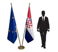Ensemble de drapeaux Croatie et Union Européenne avec mâts et pied - symbole protocolaire et diplomatique officiel pour ambassades, institutions, universités, collectivités. Code CN8-EU-HR