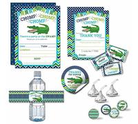 Ensemble de fête d'anniversaire Snappy Chomp in the Swamp Alligator pour garçons comprenant 20 invitations et cartes de remerciement avec enveloppes + 2 tailles différentes d'autocollants, mini emballages de bonbons et étiquettes de bouteille d'eau