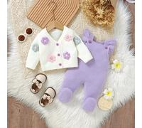 Ensemble de pull raffiné pour bébé fille, veste à fleurs 3D tricotée à la main assortie à une barboteuse à volants avec bretelles, exclusif pour nouveau-nés, complété par un bandeau doux pour des soin