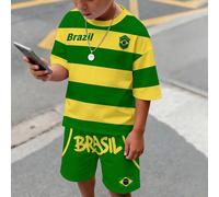 Ensemble de T-shirt décontracté minimaliste pour jeune garçon, style sportif classique avec imprimé rayé, imprimé rayé aux couleurs du Brésil, imprimé motif drapeau du Brésil, imprimé motif texte Brés