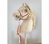 Ensemble Hobby Horse : Licol A3 avec Fourrure Blanche + Attache Ficelle - Blanc et Rouge. Aucun Cheval Inclus.