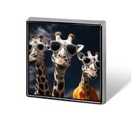 Épingles carrées en métal avec trois girafes portant des lunettes de soleil imprimées pour sacs à dos ou revers - Accessoire de Saint-Valentin