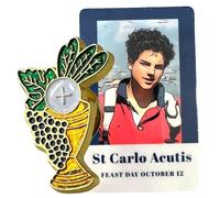 Épinglette de première communion Saint Carlo Acutis - Calice eucharistique avec carte de prière plastifiée - Cadeau catholique pour lui - Fabriqué aux États-Unis