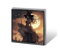 Épinglette de sorcière en alliage d'aluminium personnalisée sur un balai - Mini broche classique - 1,8 x 1,8 cm - Pour sacs à dos, chapeaux, costumes, vestes, vêtements