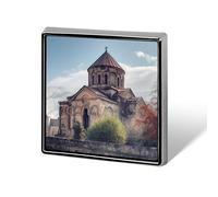 Épinglettes carrées en métal imprimé église arménienne pour sacs à dos ou revers - Accessoire de Saint-Valentin - 1,8 x 1,8 cm - Aluminium et alliage d'aluminium