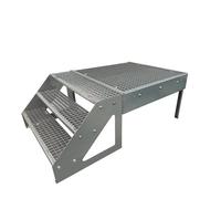 Escalier en acier autoportant à 3 marches Hauteur 57 cm avec piédestal 100 x 100 cm avec ou sans garde-corps Galvanisé Escalier au choix : gauche/droite ou avant (gauche ou droite sans balustrade)