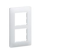 Hager Plaque 2 postes Essensya WE406 — entraxe 57 mm — orientation verticale — polycarbonate — blanc