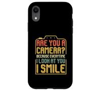 Êtes-Vous Un Appareil Photo ? Every Time I Look At You I Smile Coque pour iPhone XR