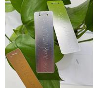 Étiquettes en aluminium double face avec deux trous et fil de fer pour un suivi fiable des plantes en plein air dans les projets d'aménagement paysager