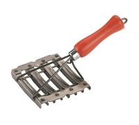 Kerbl Étrille métallique 8 rangées ajourées