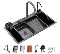 Évier de cuisine à une cuve en acier inoxydable avec robinet cascade, design noir polyvalent, ensemble d'accessoires complet, double installation, idéal pour les cuisines modernes.