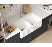 Évier de cuisine blanc de 33 po pour évier de ferme réversible à double bol 50/50 avec tablier d'évier de ferme avec crépines et sous-grilles