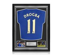 Exclusive Memorabilia Maillot de Chelsea 2022-23 signé par Didier Drogba. Encadrement de qualité supérieure.