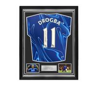 Exclusive Memorabilia Maillot de Chelsea Saison 2024-2025 signé par Didier Drogba. Encadrement de qualité supérieure.