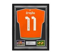 Exclusive Memorabilia Maillot de la Côte D'Ivoire 2024-25 signé par Didier Drogba. Cadre de qualité supérieure