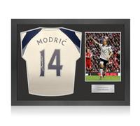 Exclusive Memorabilia Maillot des Spurs signé par Luka Modric. Cadre Iconique