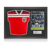 Exclusive Memorabilia Maillot extérieur de l'Angleterre signé par Bryan Robson. Cadre Iconique