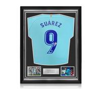Exclusive Memorabilia Maillot extérieur du FC Barcelone signé par Luis Suarez : Impression Originale. Encadrement de qualité supérieure.