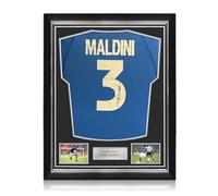 Exclusive Memorabilia Maillot Original de l'Italie 2000-2001, signé par Paolo Maldini. Cadre de qualité supérieure.