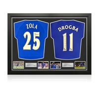Exclusive Memorabilia Maillots de Chelsea signés par Didier Drogba et Gianfranco Zola. Encadrés.