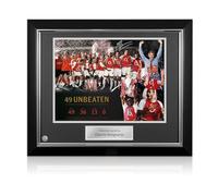 Exclusive Memorabilia Photo d'Arsenal signée par Dennis Bergkamp : invaincu. Cadre de Luxe.