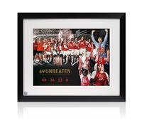 Exclusive Memorabilia Photo d'Arsenal signée par Dennis Bergkamp : invaincu. Encadrée.