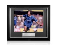 Exclusive Memorabilia Photo de Chelsea signée par Gianfranco Zola. Cadre de Luxe.