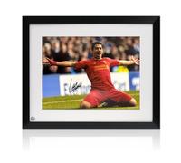 Exclusive Memorabilia Photo de Liverpool signée par Luis Suarez. Encadrée.