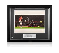 Exclusive Memorabilia Photo de Manchester United signée par Paul Scholes. Cadre de Luxe.